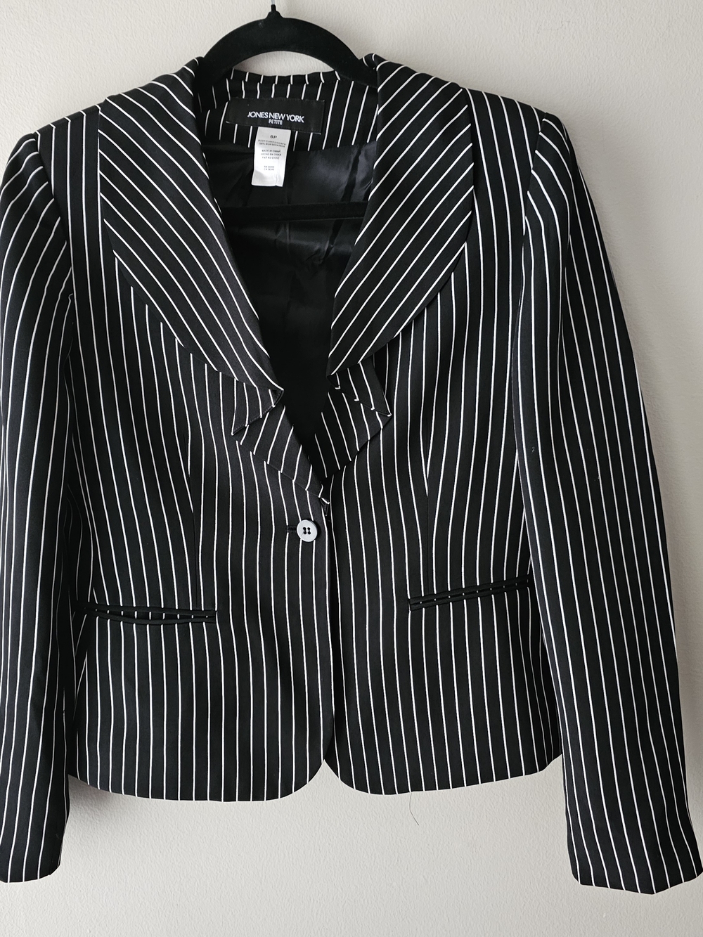Jones New York Women’s Black Pinstripe Blazer